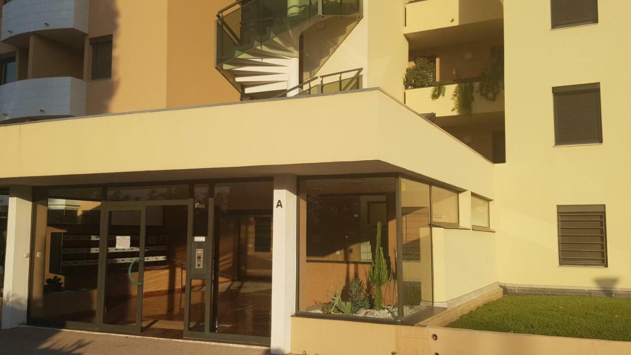 T2 rez de jardin front de mer Cannes Exterior foto